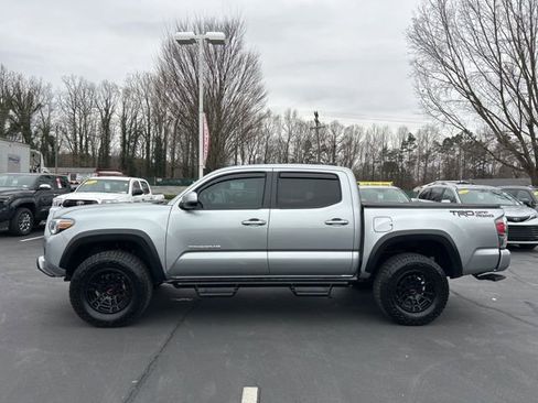 Used 2022 Toyota Tacoma TRD Off-Road w/ Technology Package image 10