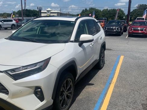 Used 2022 Toyota RAV4 Limited AWD/4WD image 10