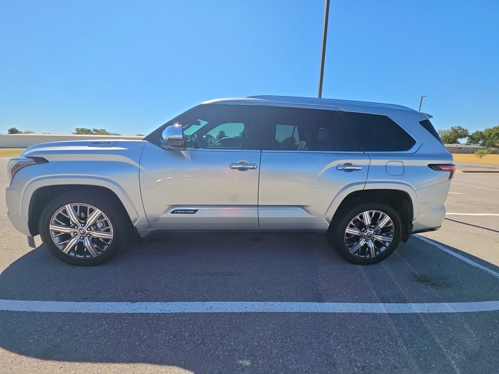 Used 2023 Toyota Sequoia Capstone AWD/4WD image 3