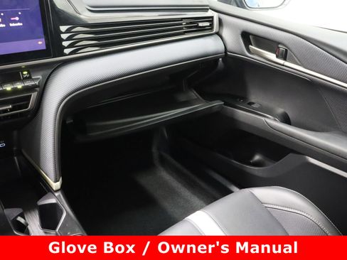 Used 2025 Toyota Camry SE image 23