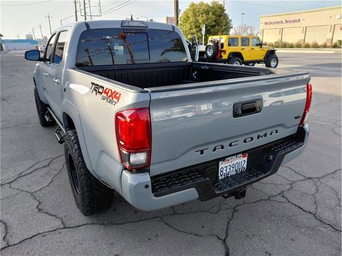 Used 2019 Toyota Tacoma TRD Sport image 15
