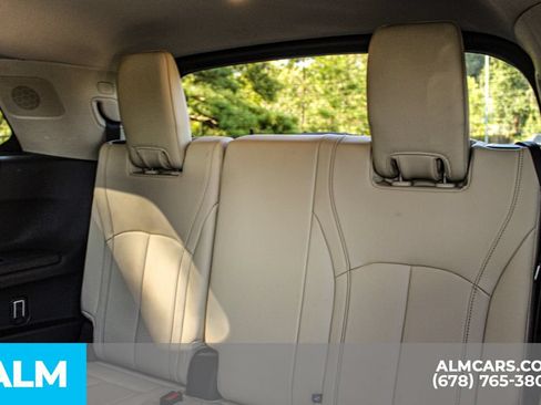 Used 2023 INFINITI QX60 Luxe w/ Performance Audio Package FWD image 12