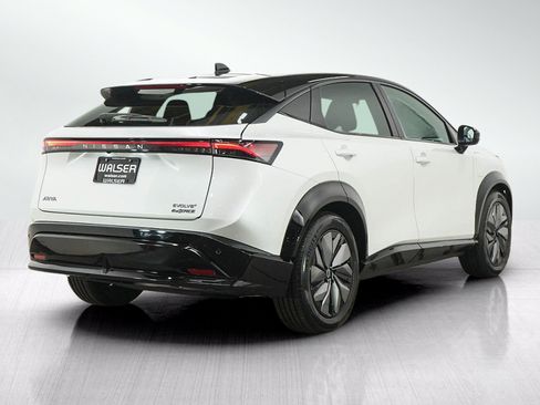 Used 2025 Nissan Ariya AWD image 5