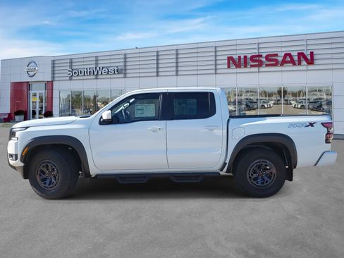 New 2026 Nissan Frontier Pro-X w/ Pro-X Convenience Package RWD image 9
