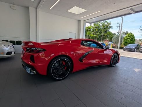 Used 2022 Chevrolet Corvette Stingray Premium Conv w/ Z51 Performance Package RWD image 10