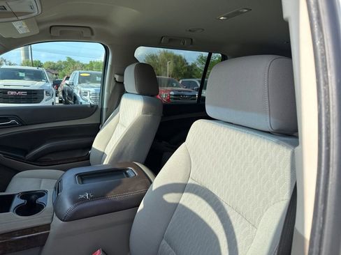Used 2016 Chevrolet Suburban LS image 27