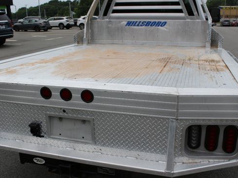 Used 2025 GMC Sierra 3500 Pro w/ Convenience Package AWD/4WD image 11
