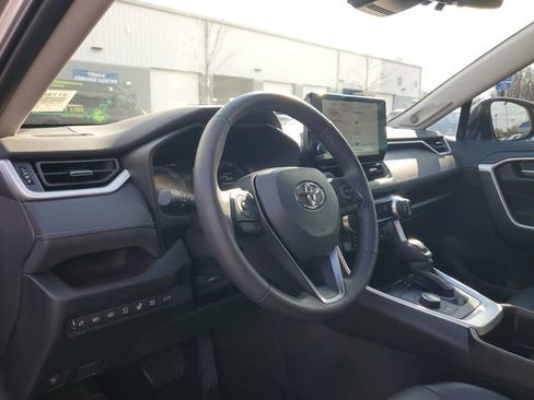Used 2024 Toyota RAV4 Limited image 20