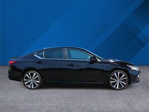 Used 2020 Nissan Altima 2.0 SR FWD image 10