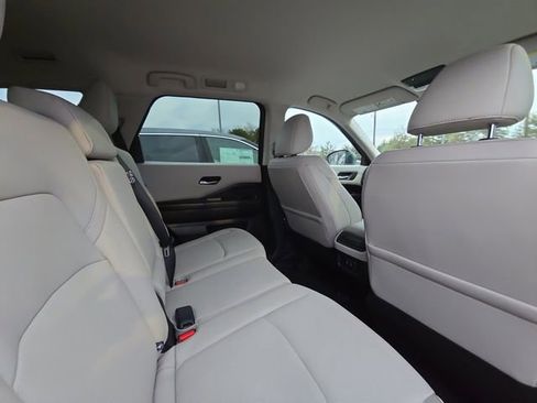 New 2026 Nissan Pathfinder SL image 29