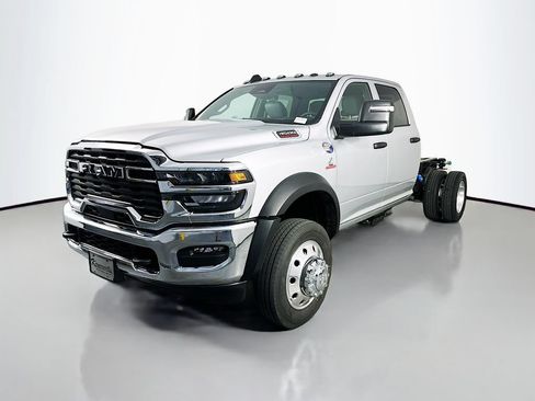 New 2026 RAM 4500 Tradesman w/ Chrome Appearance Group AWD/4WD image 3