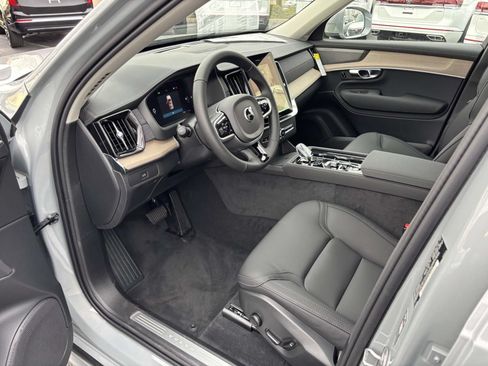 Used 2026 Volvo XC90 B6 Plus w/ Protection Package Premier AWD/4WD image 24