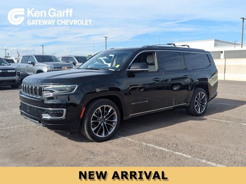 Used 2023 Jeep Wagoneer L Series III w/ Premium Group I image 1