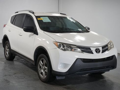 Used 2014 Toyota RAV4 LE FWD image 3