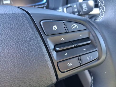 Used 2025 Hyundai Venue SEL image 20