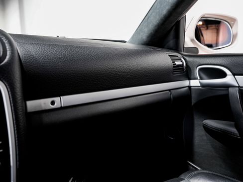 Used 2010 Porsche Cayenne GTS image 15