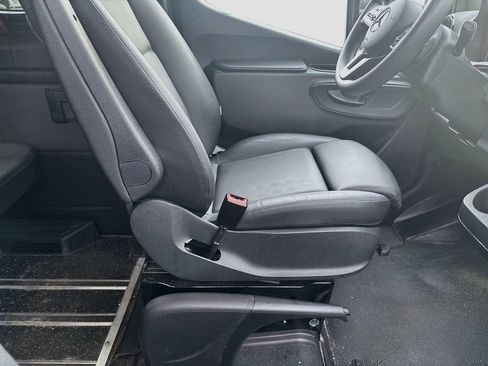 Used 2023 Mercedes-Benz Sprinter 3500 image 35