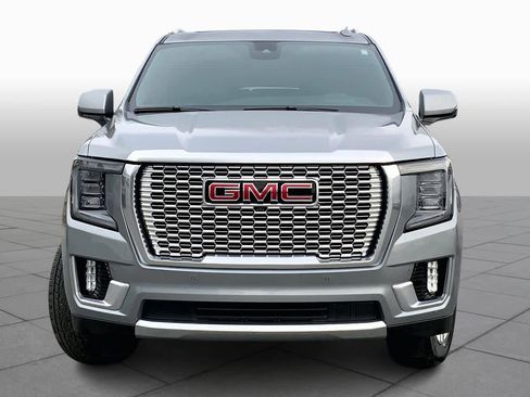 Used 2024 GMC Yukon Denali w/ Advanced Technology Package image 3