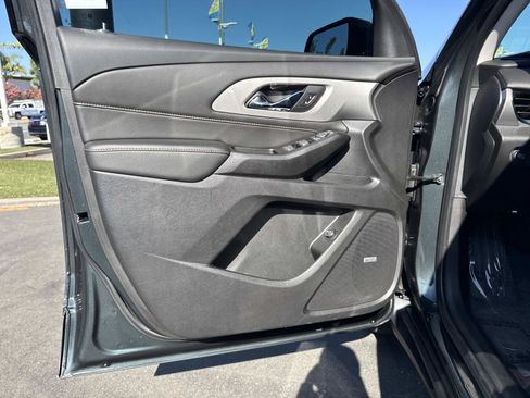 Used 2020 Chevrolet Traverse RS FWD image 22