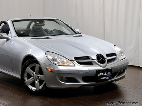 Used 2006 Mercedes-Benz SLK 280 w/ Comfort Pkg image 2
