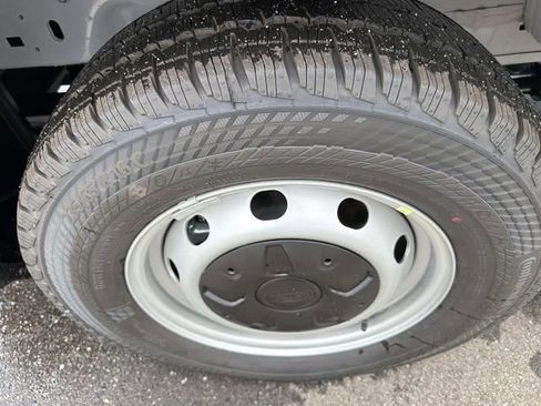 New 2026 Ford Transit 250 148 Medium Roof RWD image 35
