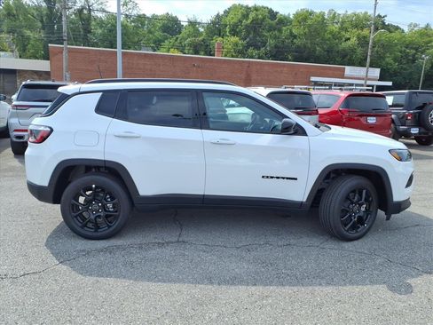 New 2026 Jeep Compass Latitude AWD/4WD image 3