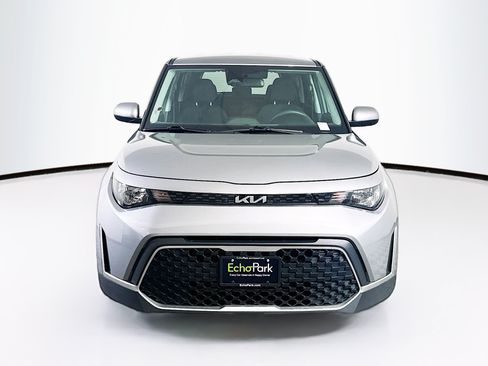 Used 2025 Kia Soul LX w/ LX Technology Package FWD image 2