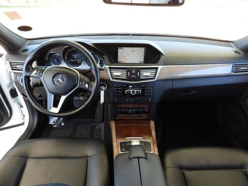 Used 2013 Mercedes-Benz E 350 Luxury image 32