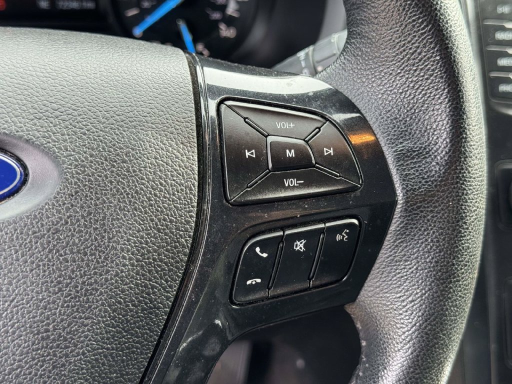 Used 2018 Ford Explorer XLT FWD image 12