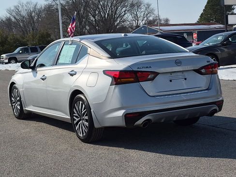 Used 2023 Nissan Altima 2.5 SV w/ SV Premium Package image 4