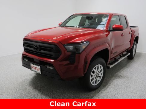 Used 2025 Toyota Tacoma SR5 image 2