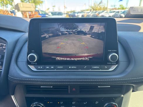 Certified 2023 Nissan Rogue S image 17