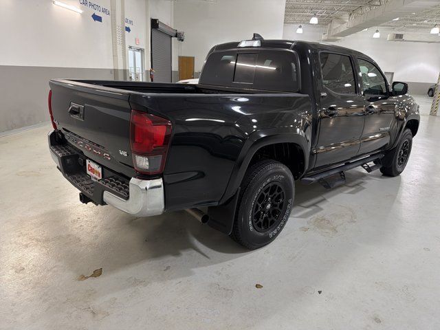 Used 2022 Toyota Tacoma SR5 AWD/4WD image 9