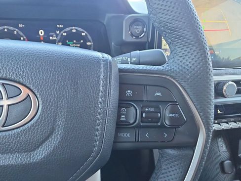 Used 2025 Toyota Tacoma Limited AWD/4WD image 22