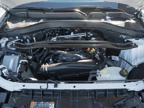 Used 2025 Ford Explorer ST-Line w/ ST-Line Street Pack image 21