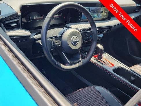 Used 2025 Nissan Kicks SR FWD image 5