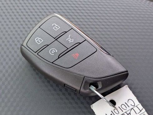 New 2026 Chevrolet Equinox RS w/ Convenience Package III FWD image 30
