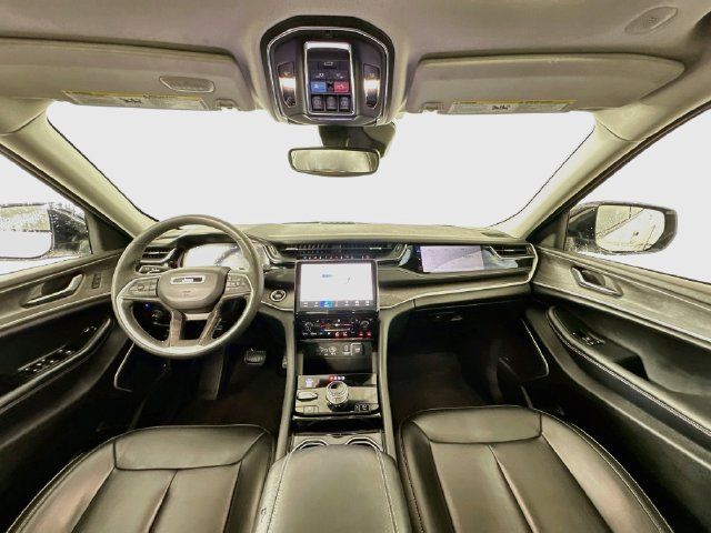 Used 2023 Jeep Grand Cherokee 4WD 4xe image 4