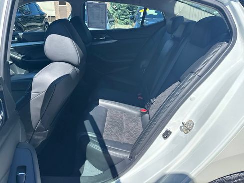 Used 2018 Nissan Maxima SR w/ Midnight Edition FWD image 12