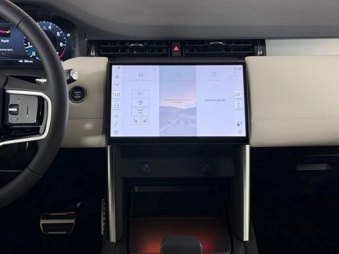 Used 2026 Land Rover Discovery Sport Landmark AWD/4WD image 23