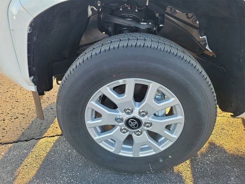 Certified 2025 Toyota Tacoma SR5 image 8