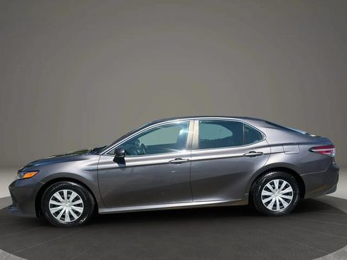 Used 2020 Toyota Camry LE w/ Fleet Convenience Package FWD image 8