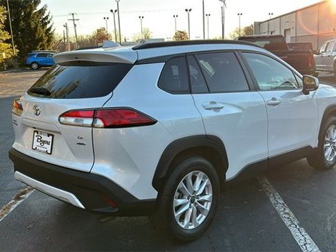 Used 2024 Toyota Corolla Cross LE image 27