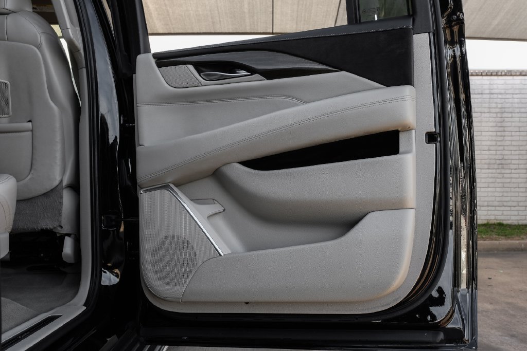 Used 2019 Cadillac Escalade ESV Luxury AWD/4WD image 56