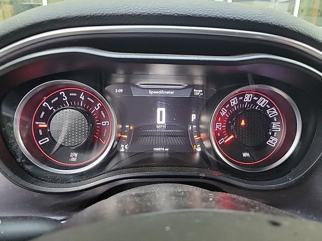 Used 2018 Dodge Challenger SXT RWD image 5