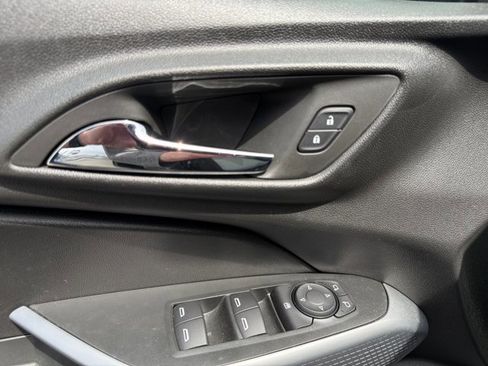 Certified 2024 Chevrolet Trax RS w/ Driver Confidence Package FWD image 18