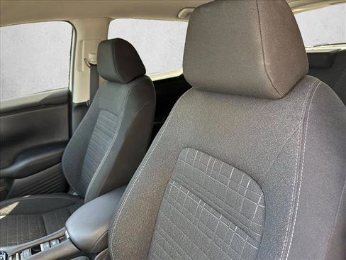 Used 2023 Honda HR-V LX image 11