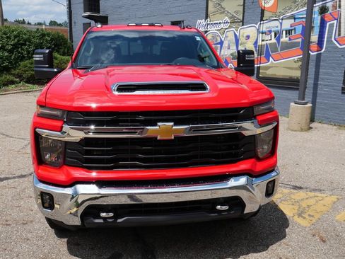 New 2026 Chevrolet Silverado 3500 LT AWD/4WD image 2