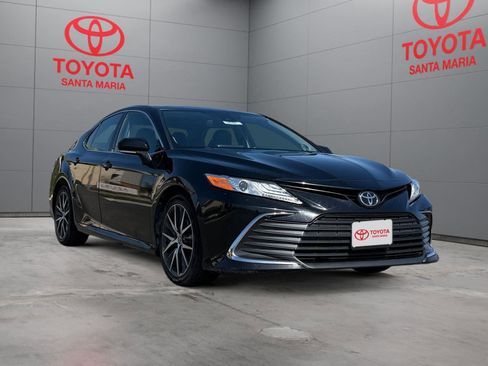 Used 2022 Toyota Camry XLE w/ Navigation Package image 1