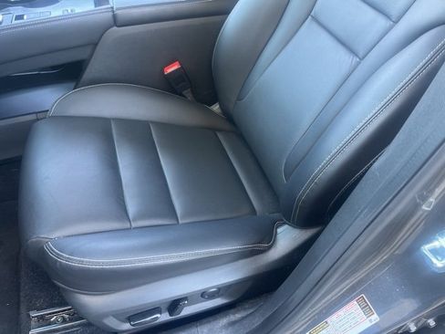 Used 2023 Nissan Rogue SL w/ SL Premium Package image 7